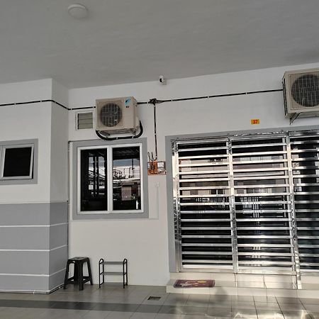 My Homestay Sitiawan - Astronaut Space House 8 Pax 외부 사진